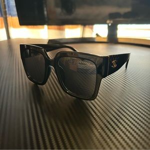 Women Chanel Luxury Fashion Square Sunglasses with receipt